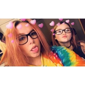 Meet your Posher, Chloe